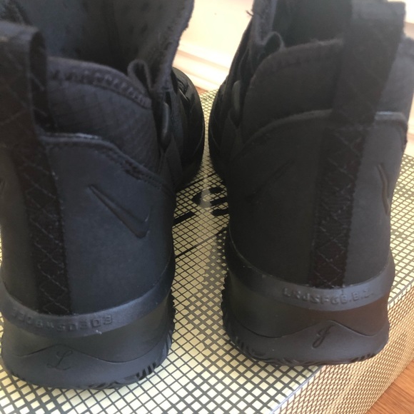 LeBron James Soldier Basketball Sneakers - Picture 3 of 4